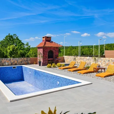 Dom wakacyjny New Mirjana House 1 With Pool *